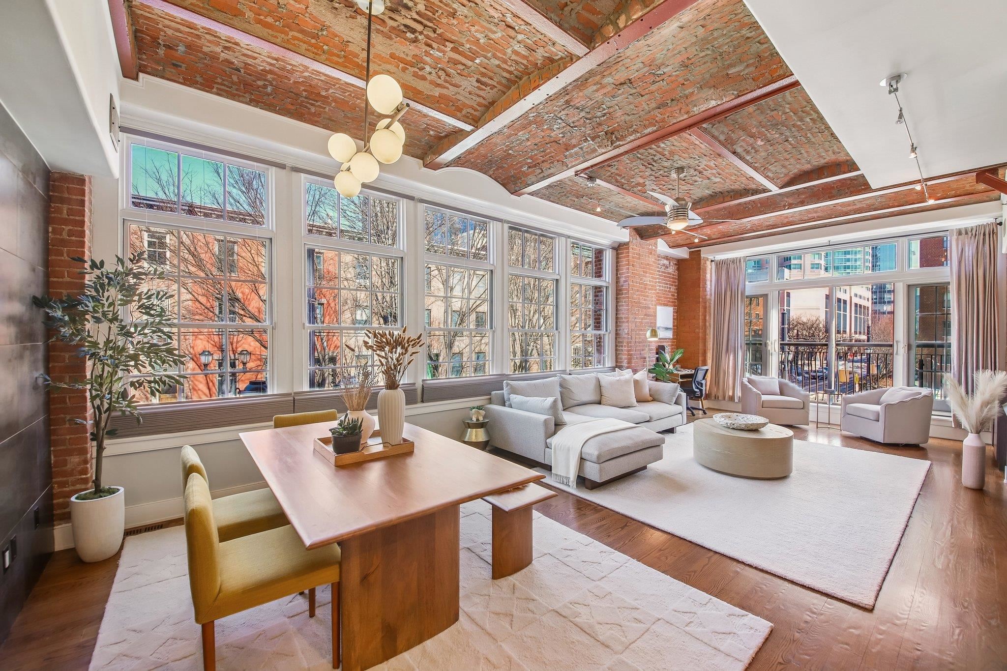 174 WASHINGTON ST Unit: 2A