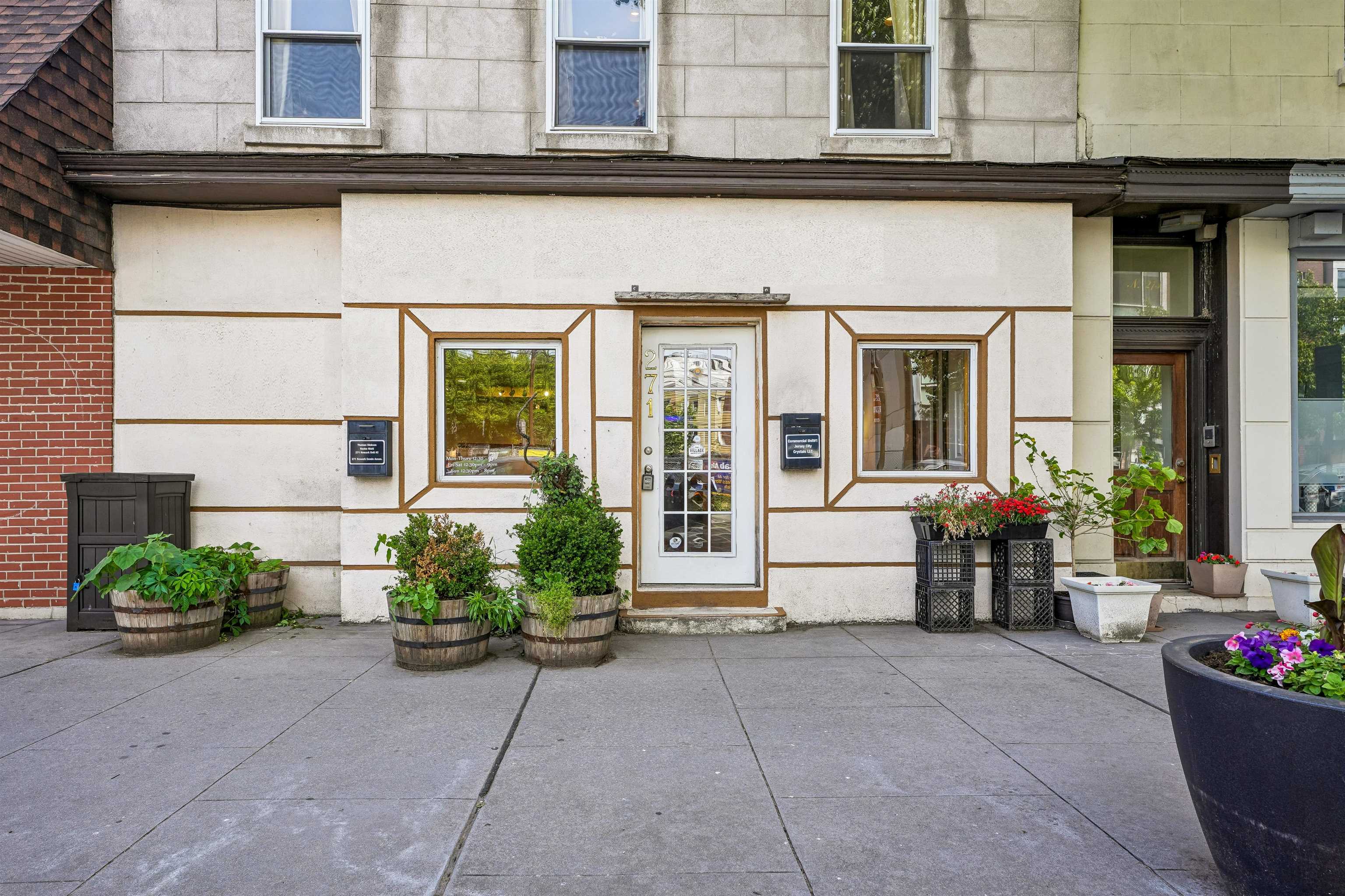 271 NEWARK AVE Unit: 1