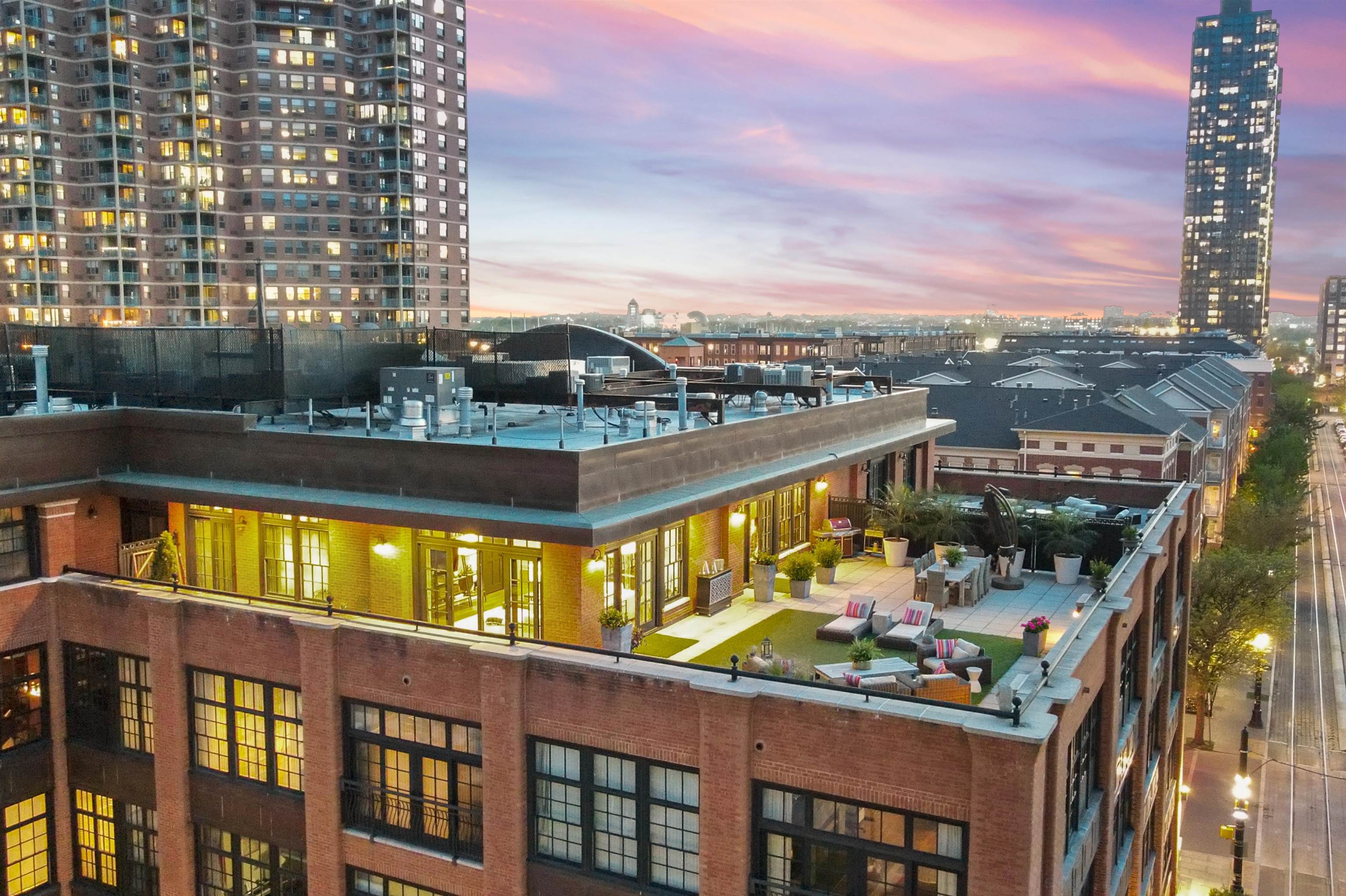 174 WASHINGTON ST Unit: Penthouse A