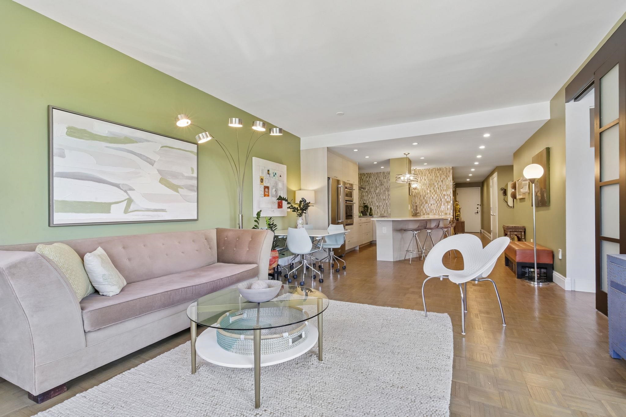 1 GREENE ST Unit: 215