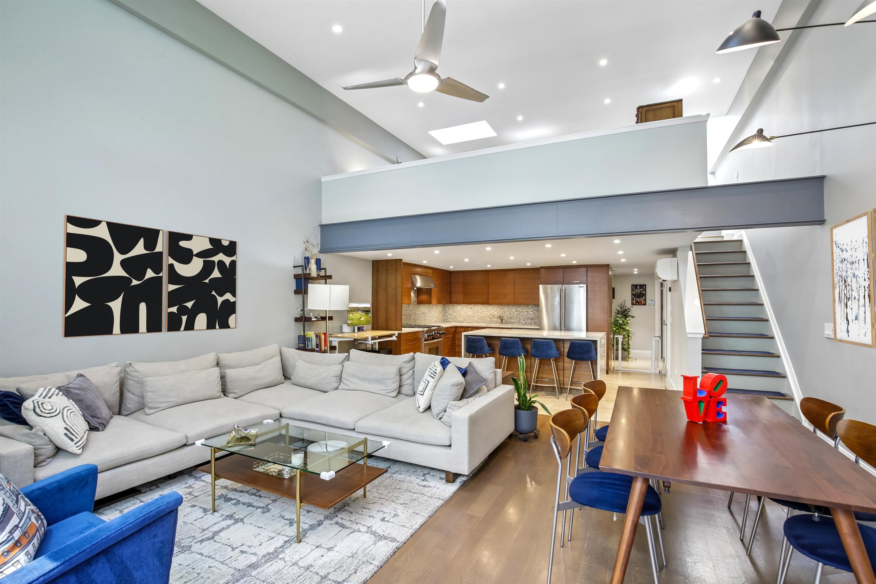 208 BRUNSWICK ST Unit: 4