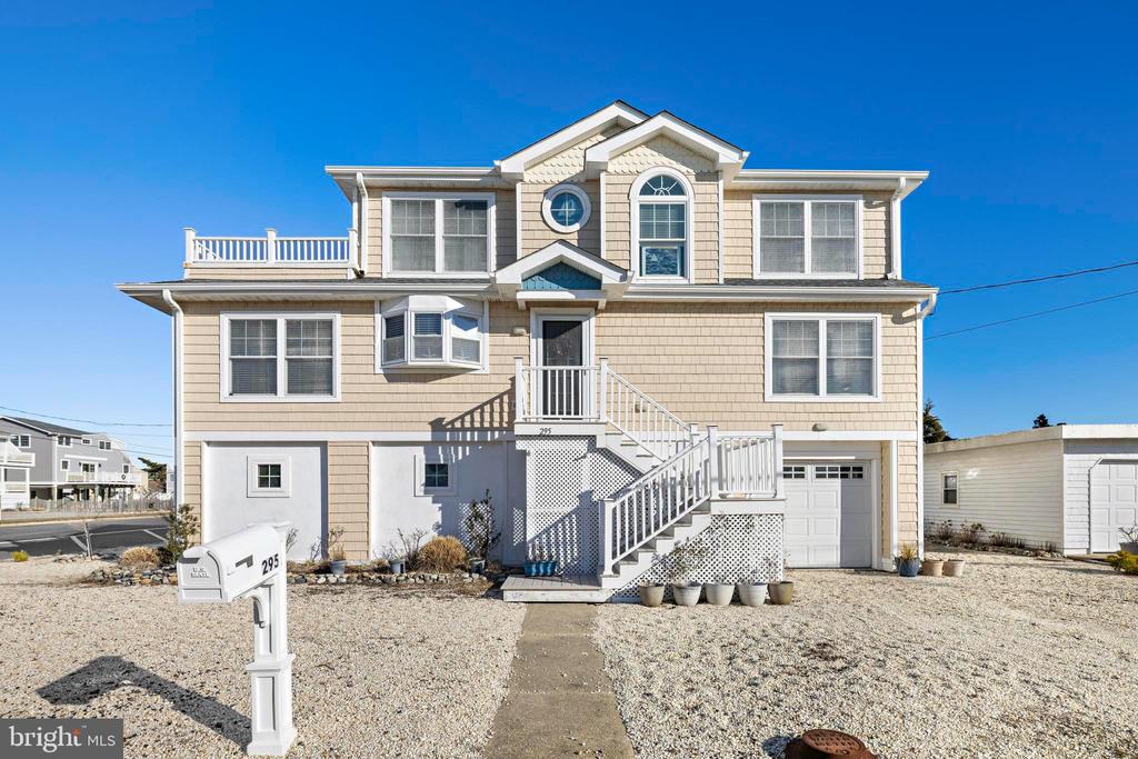295 N 7TH STREET
