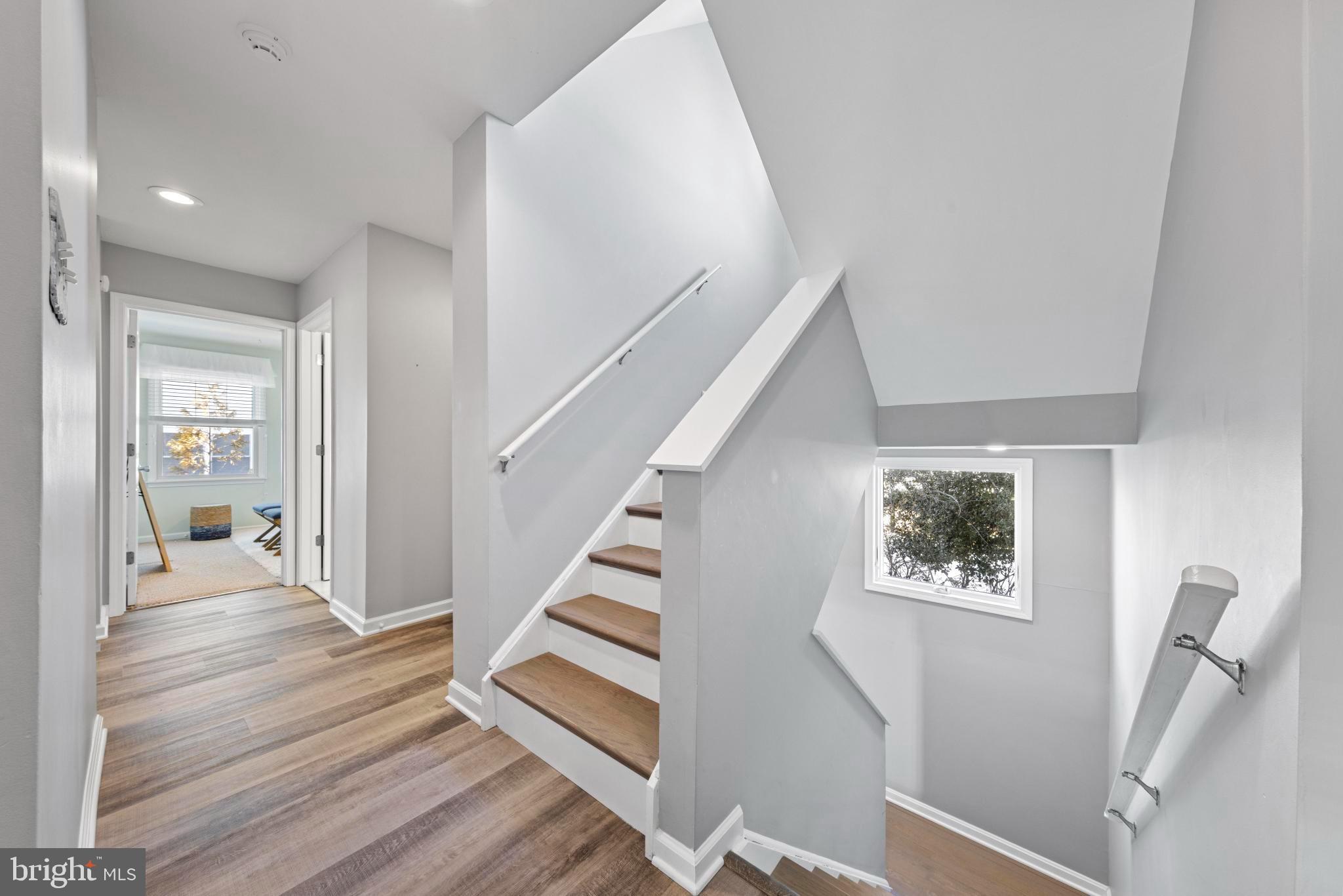 1060 LONG BEACH BOULEVARD CW B W