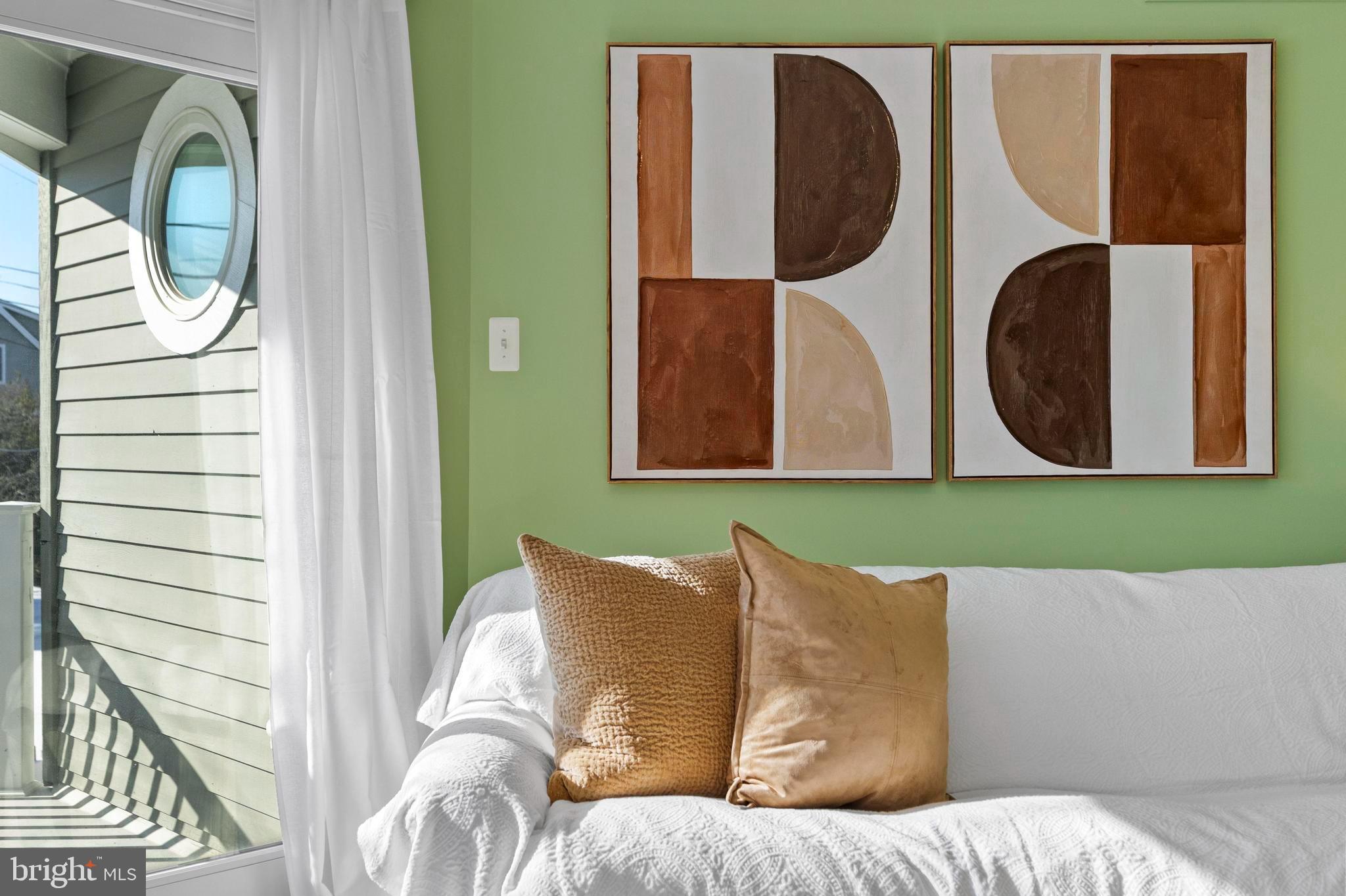 1060 LONG BEACH BOULEVARD CW B W