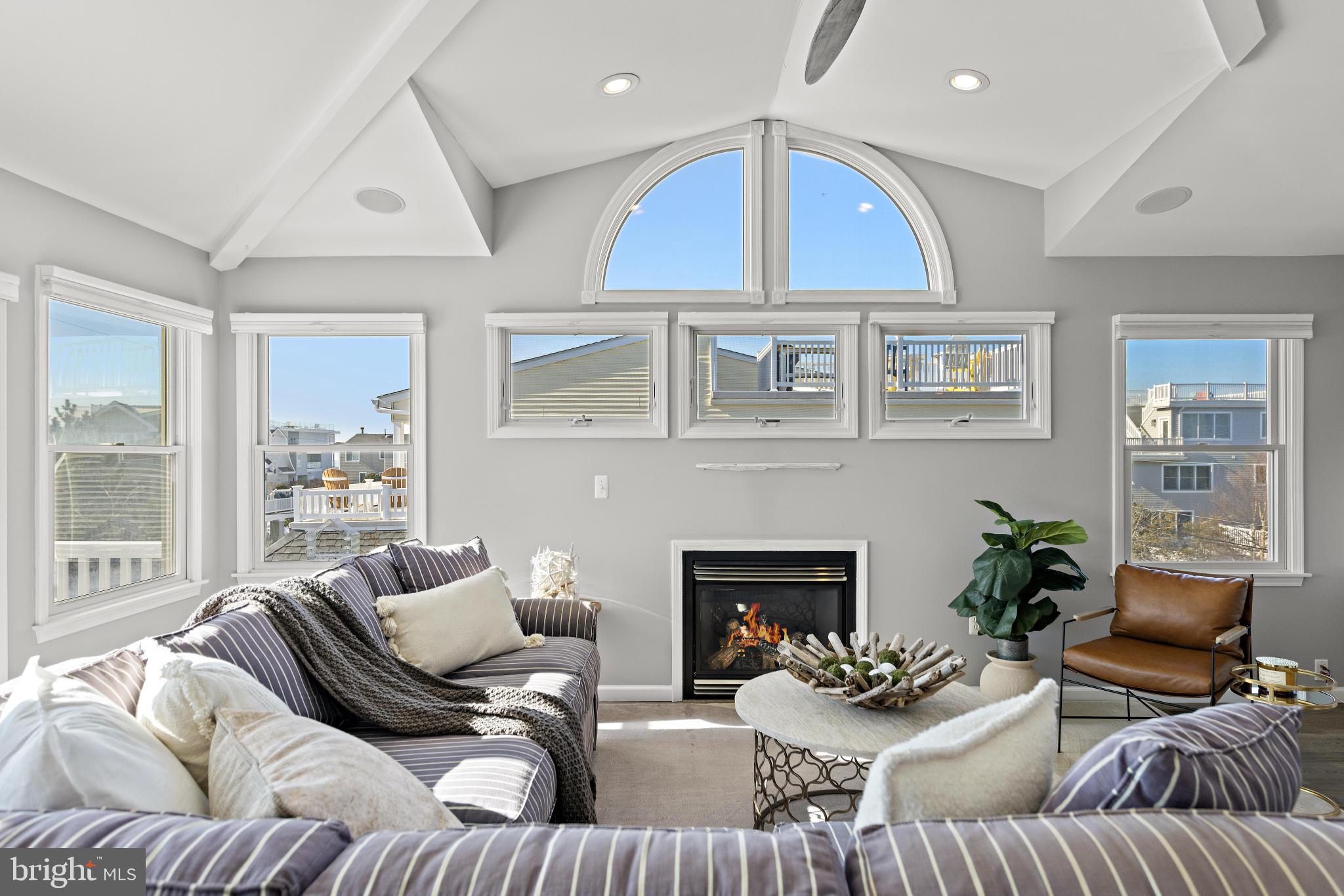 1060 LONG BEACH BOULEVARD CW B W