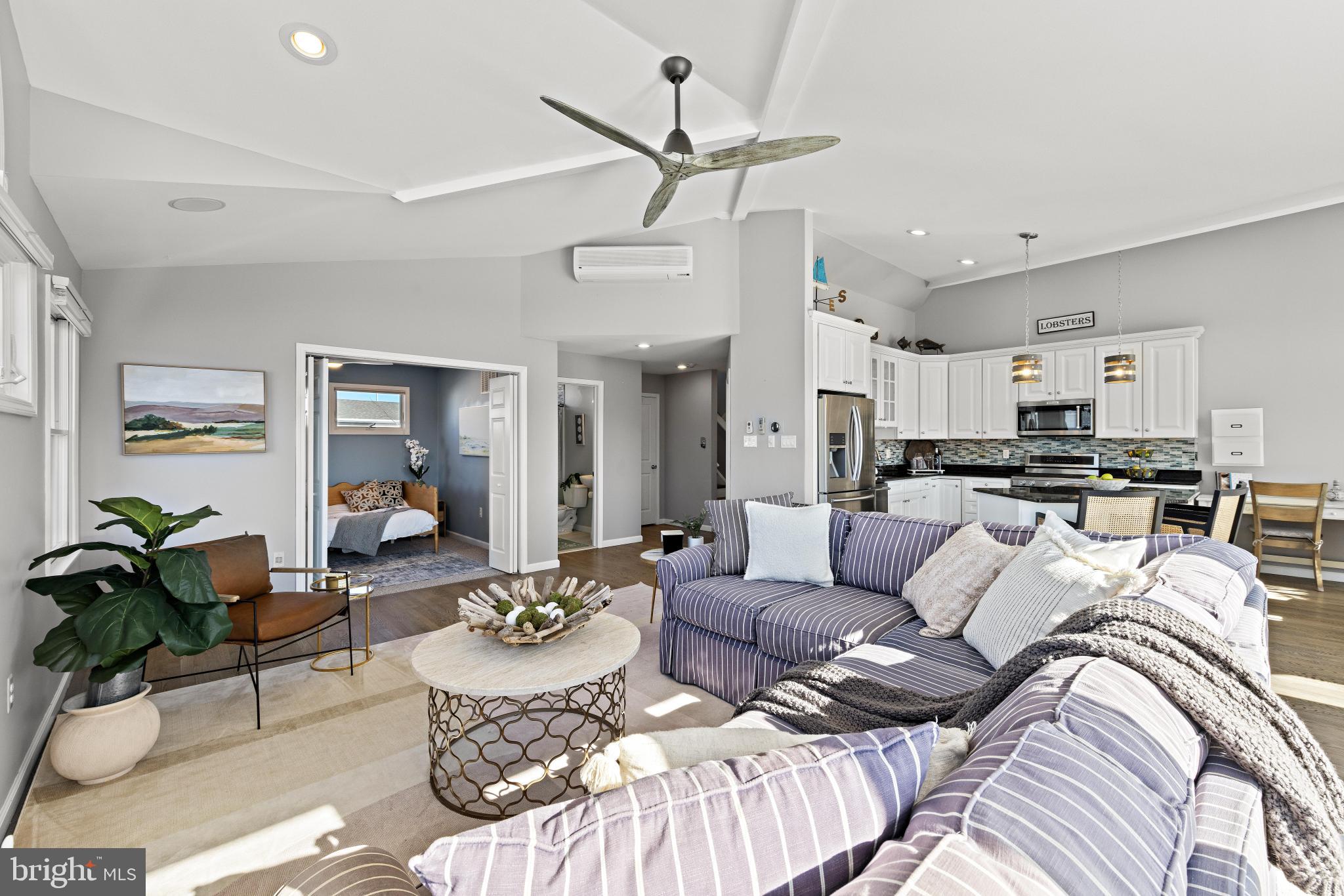 1060 LONG BEACH BOULEVARD CW B W