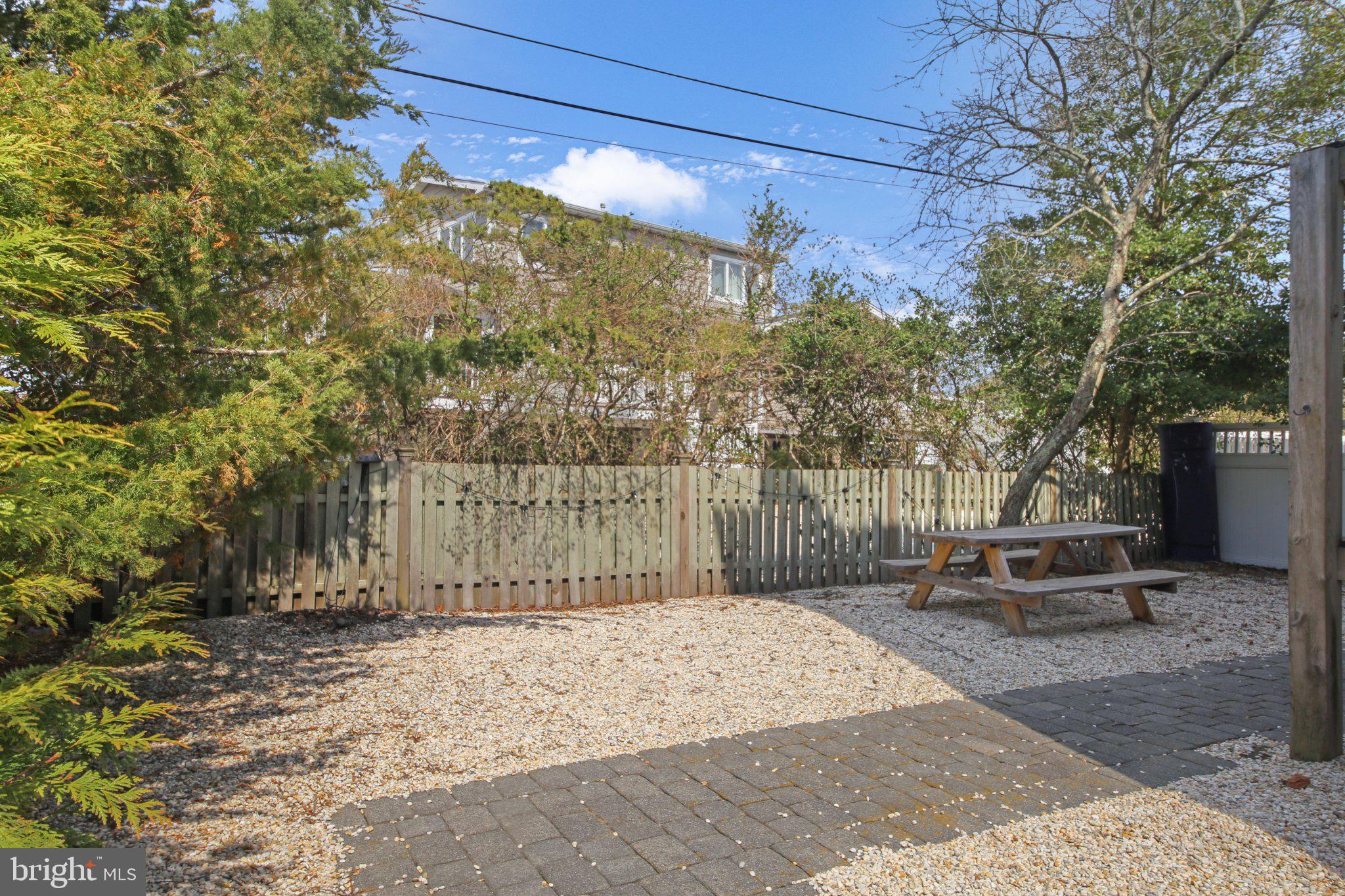 1060 LONG BEACH BOULEVARD CW B W