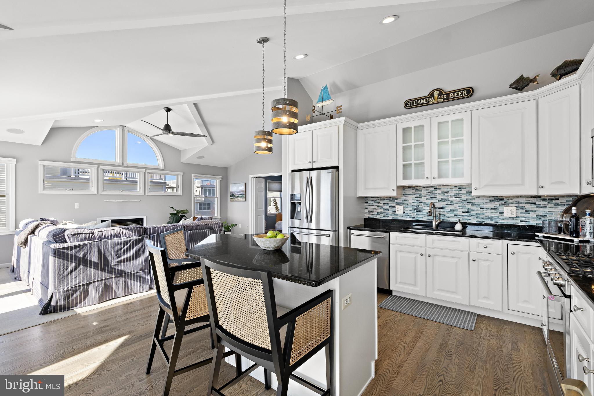 1060 LONG BEACH BOULEVARD CW B W