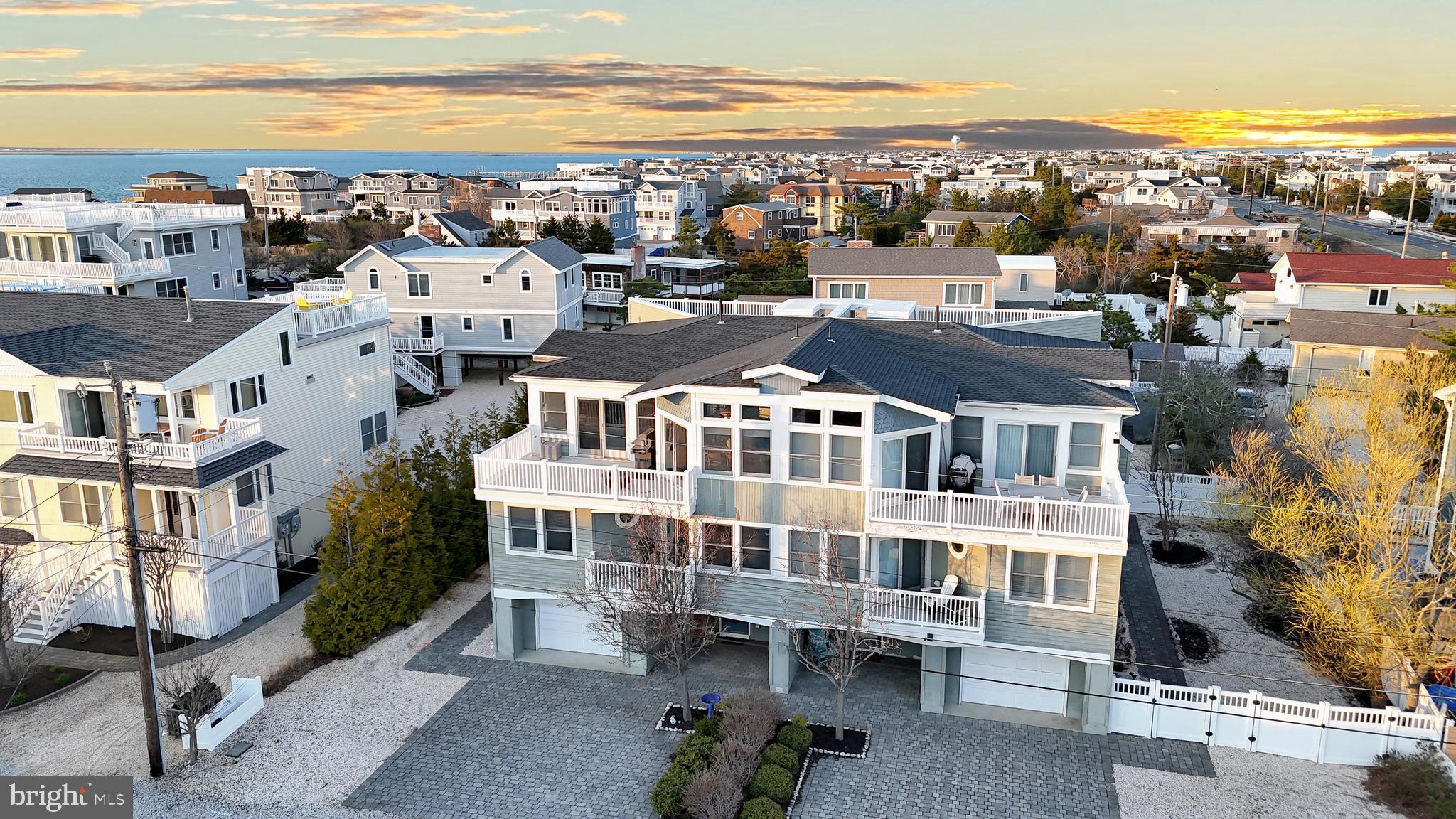 1060 LONG BEACH BOULEVARD CW B W