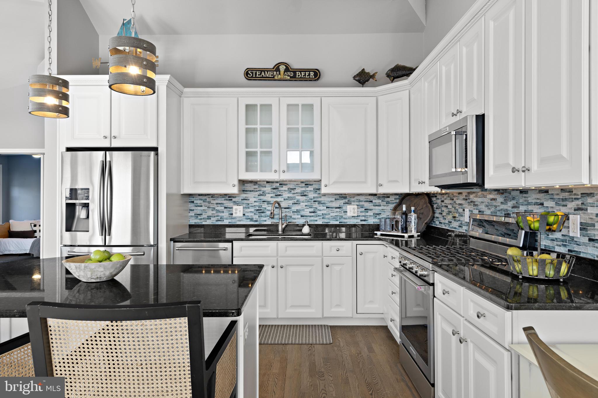 1060 LONG BEACH BOULEVARD CW B W