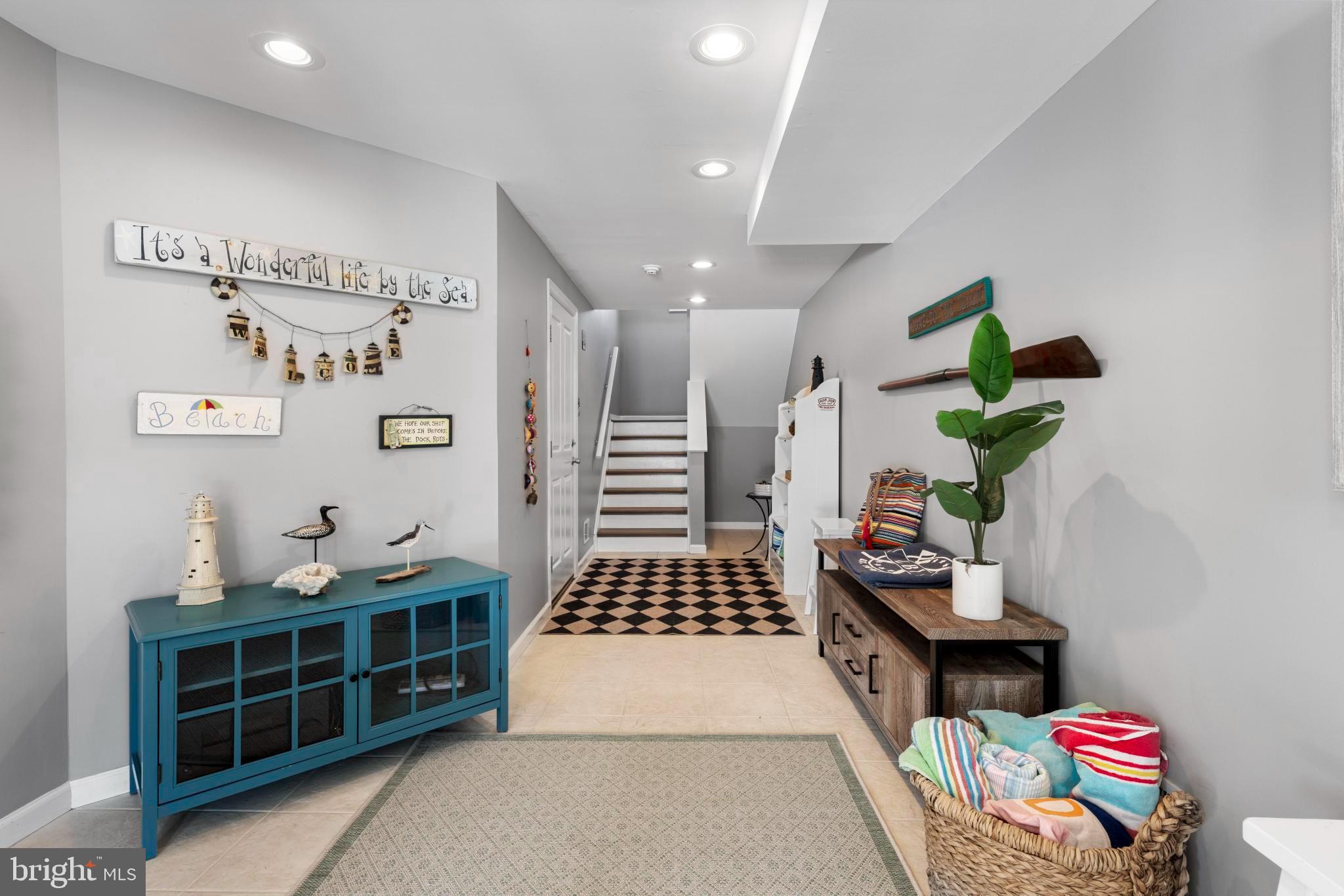 1060 LONG BEACH BOULEVARD CW B W