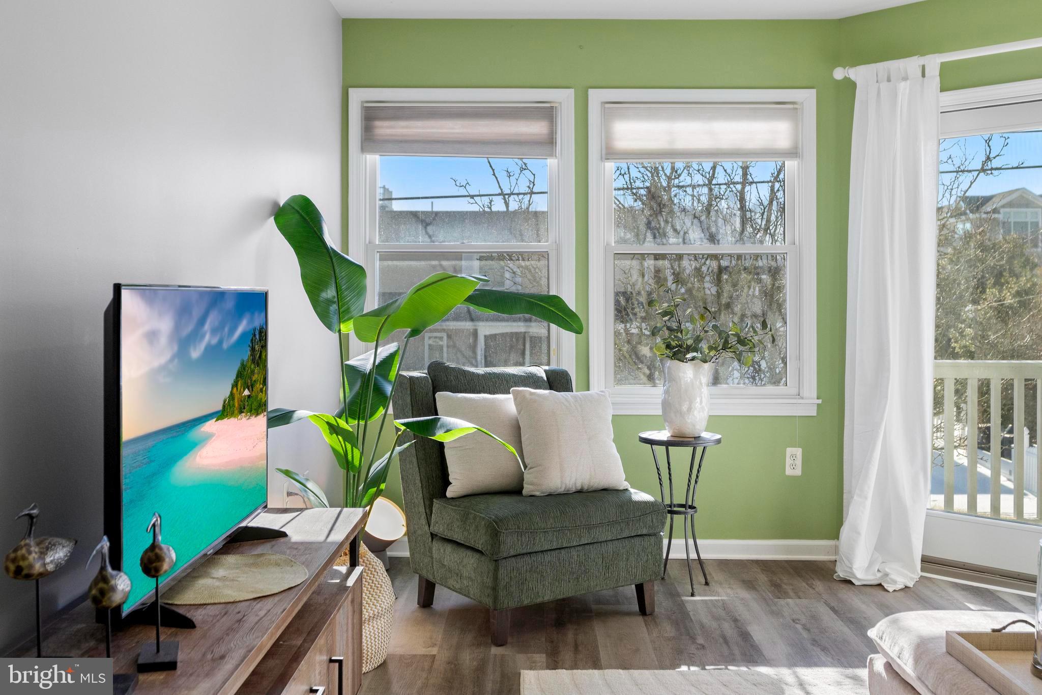 1060 LONG BEACH BOULEVARD CW B W