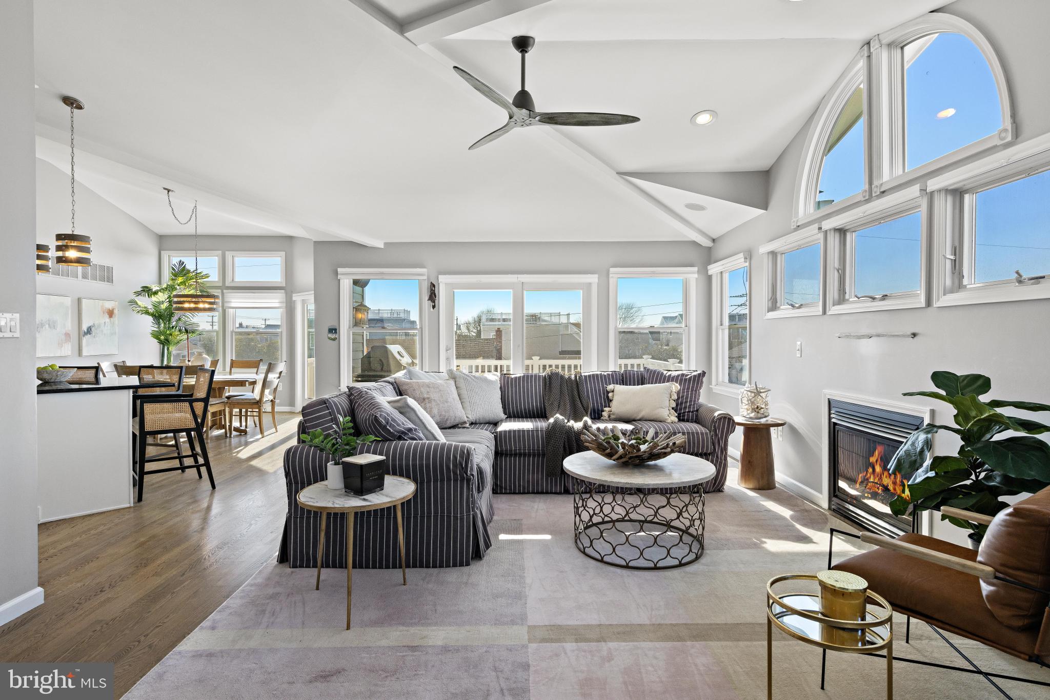 1060 LONG BEACH BOULEVARD CW B W