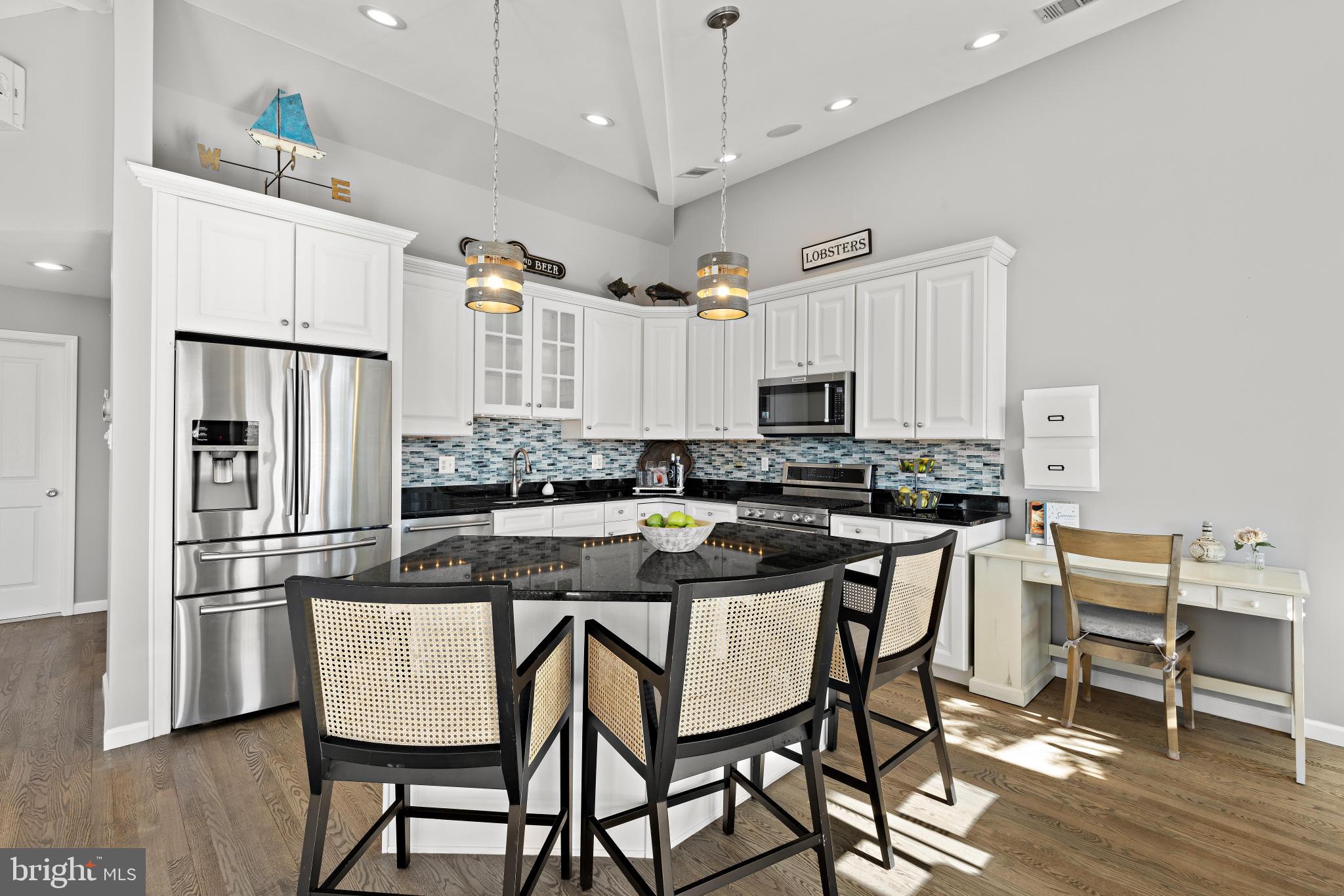 1060 LONG BEACH BOULEVARD CW B W