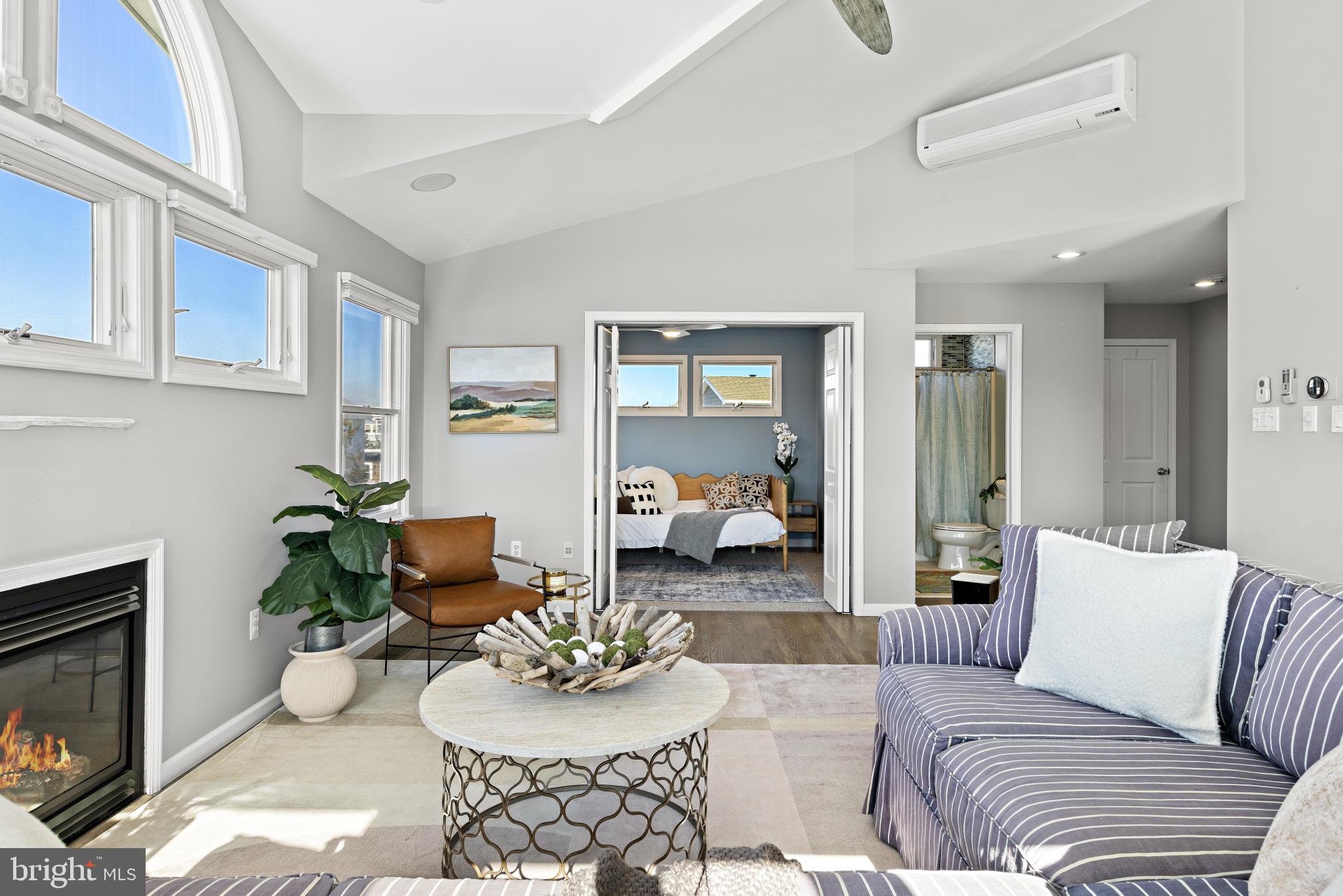 1060 LONG BEACH BOULEVARD CW B W