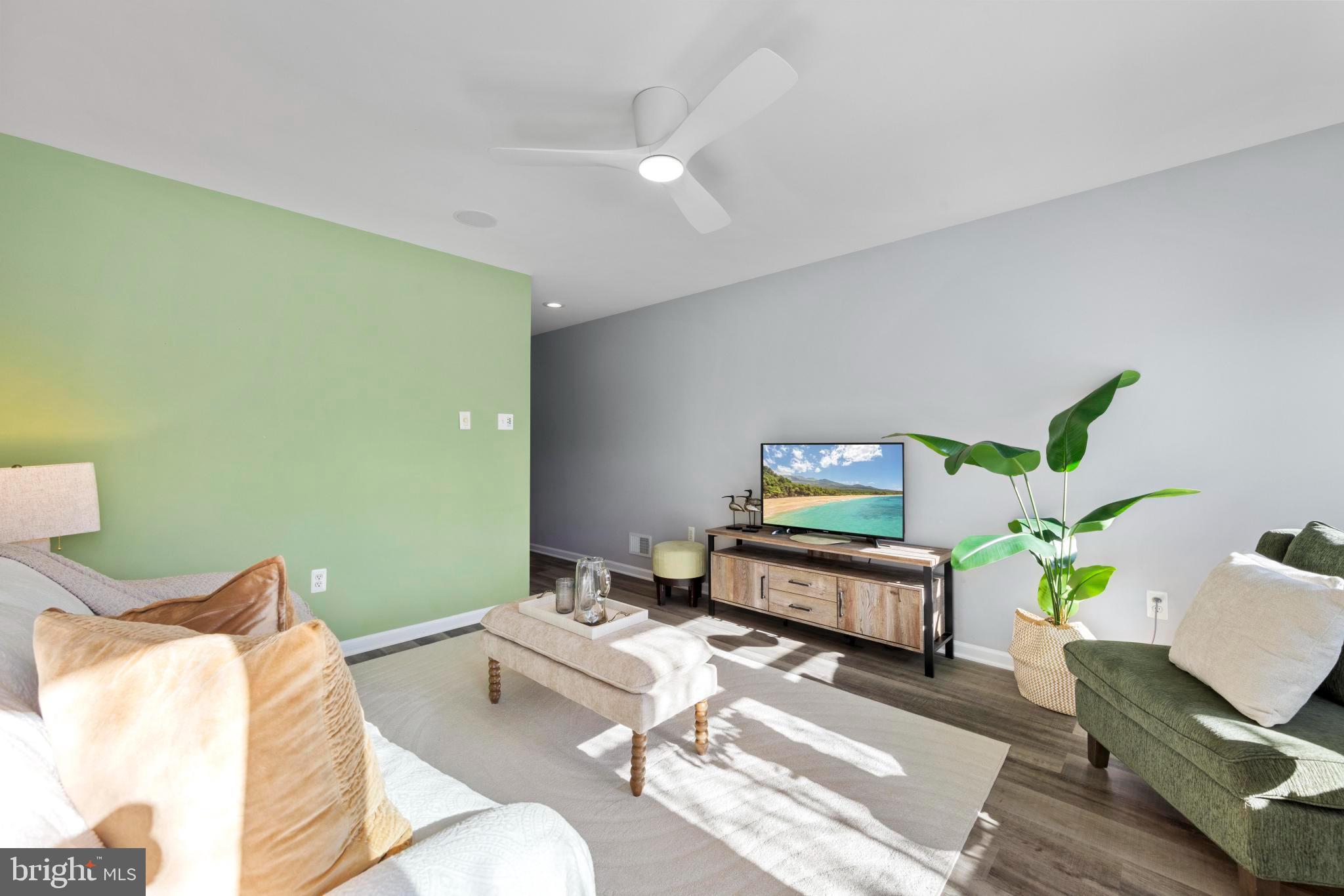 1060 LONG BEACH BOULEVARD CW B W