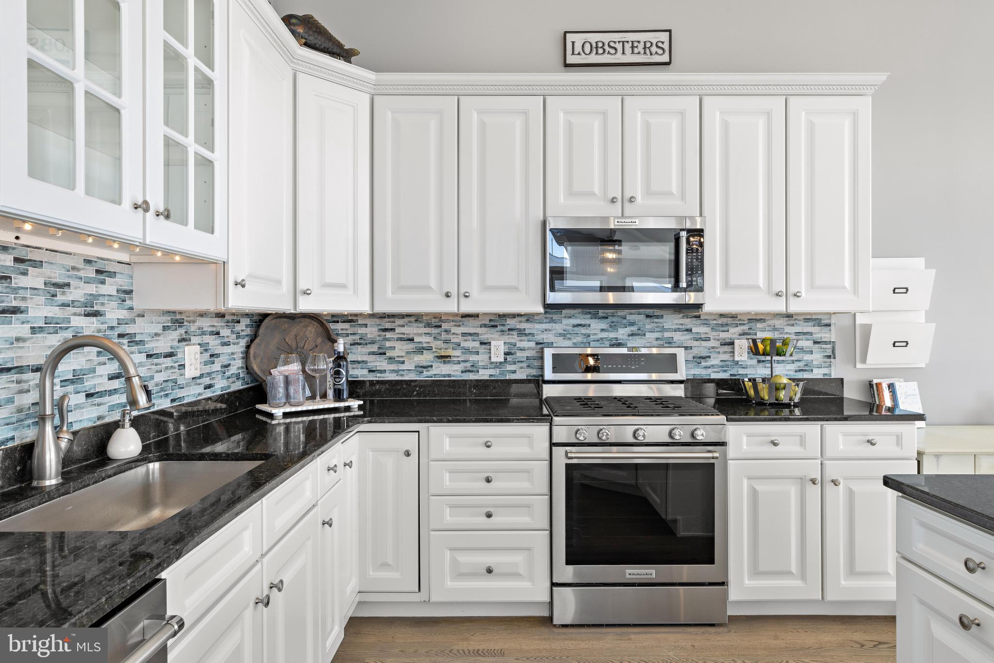 1060 LONG BEACH BOULEVARD CW B W