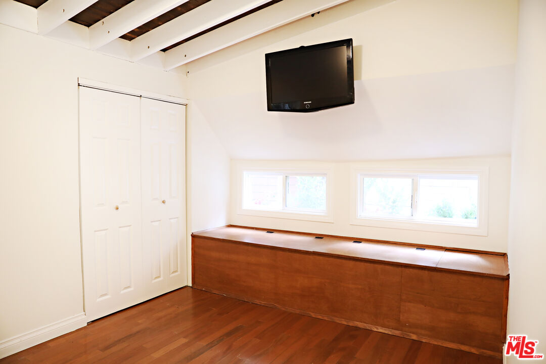 2268 Laurel Canyon Blvd