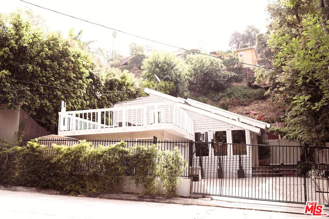 2268 Laurel Canyon Blvd