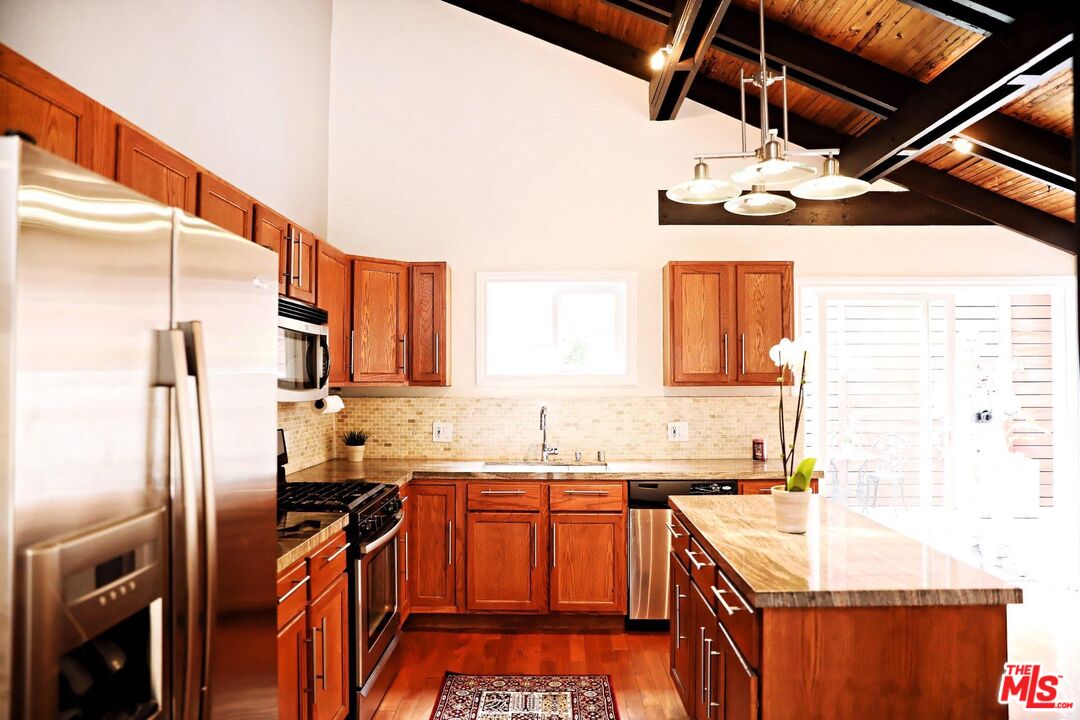 2268 Laurel Canyon Blvd