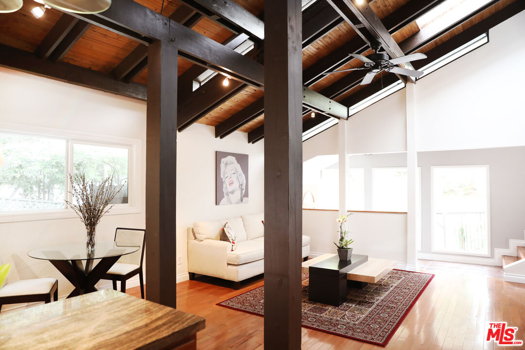 2268 Laurel Canyon Blvd
