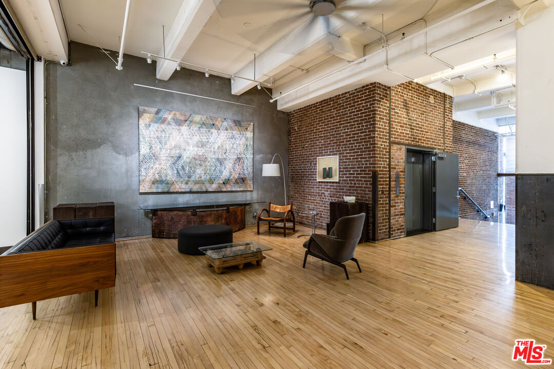 1850 E Industrial St Unit: 506