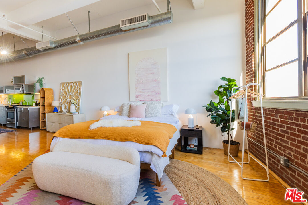 1850 E Industrial St Unit: 506