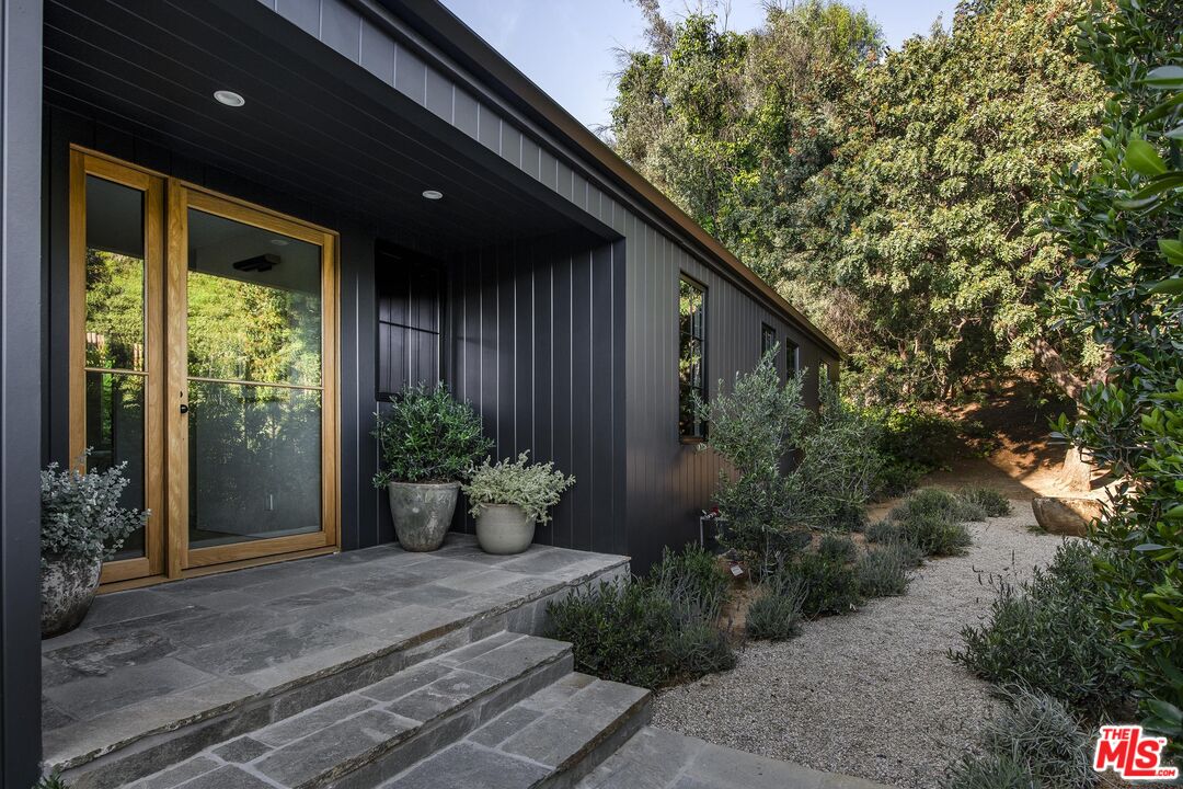3378 Canton Ln