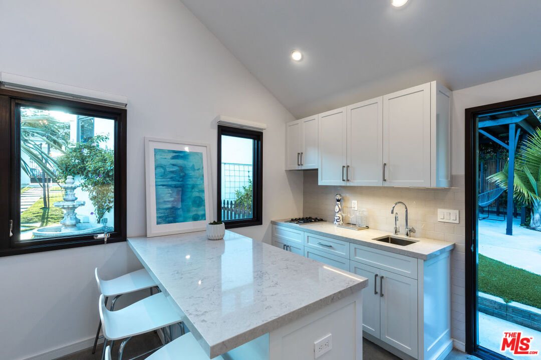 1606 S Ogden Dr
