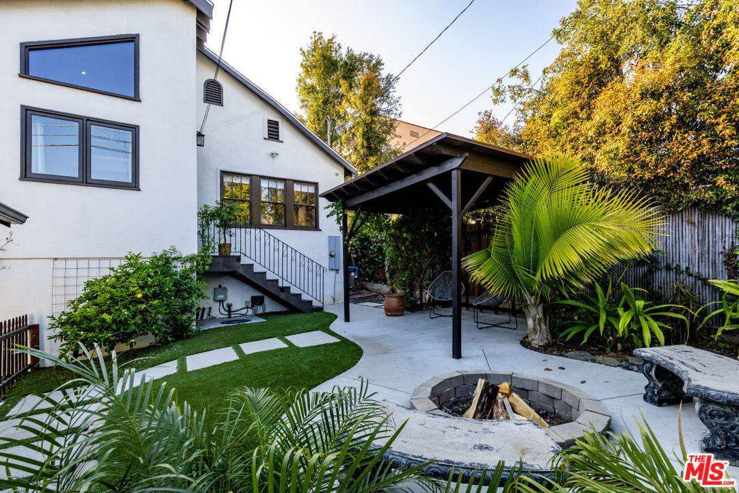 1606 S Ogden Dr
