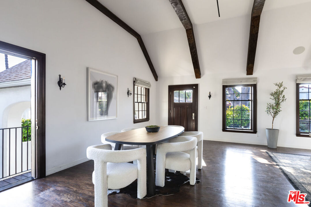 1606 S Ogden Dr