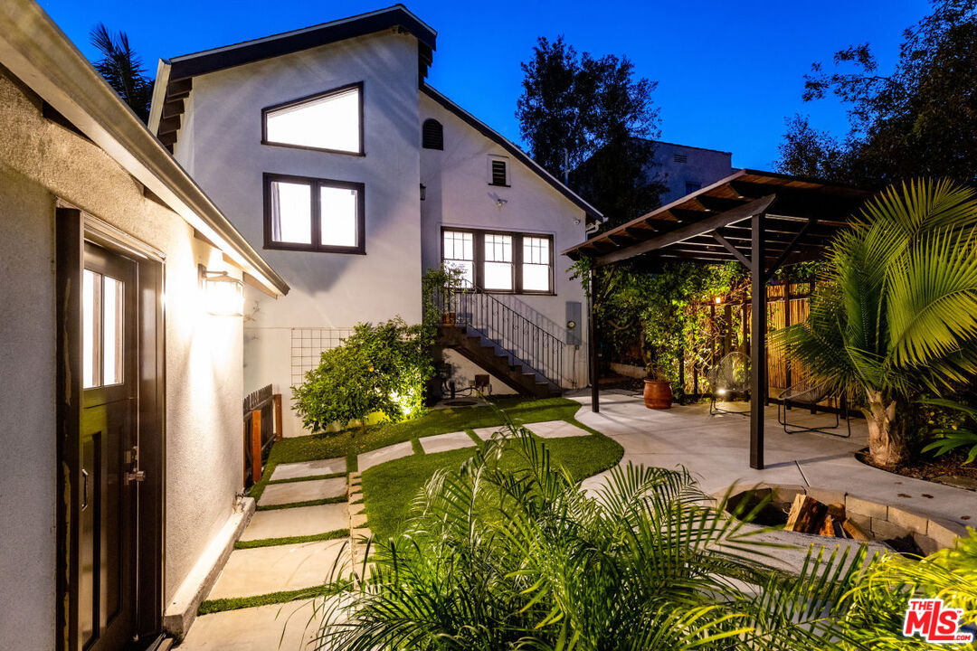 1606 S Ogden Dr