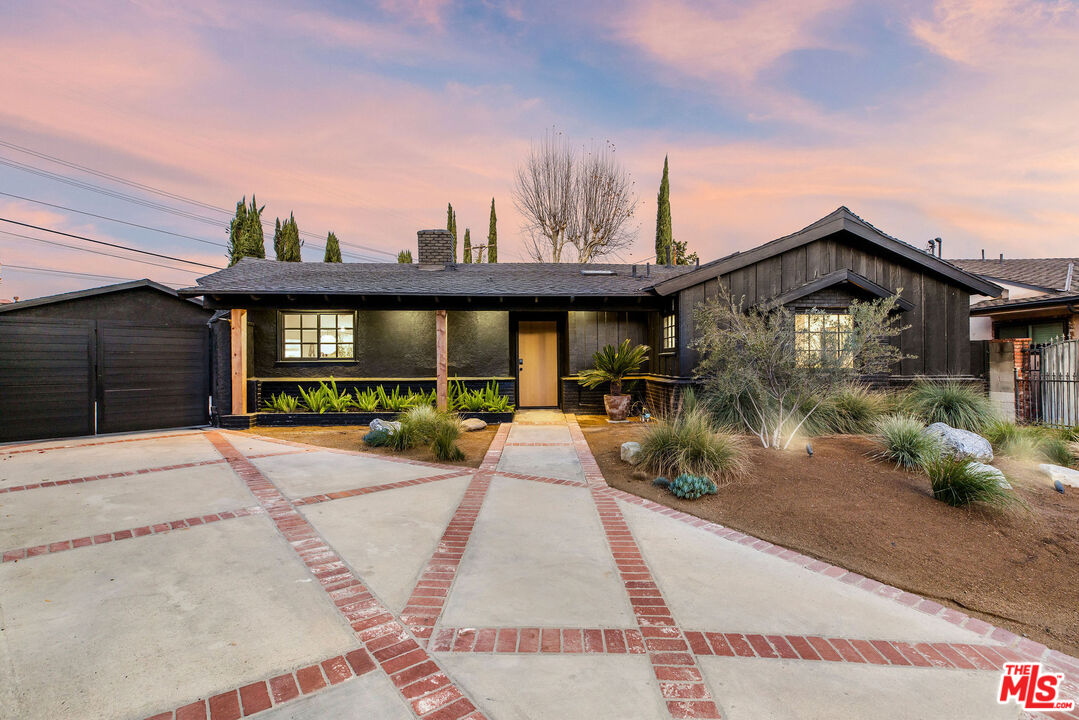 6112 Dill Pl