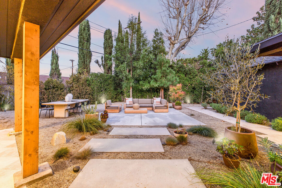6112 Dill Pl