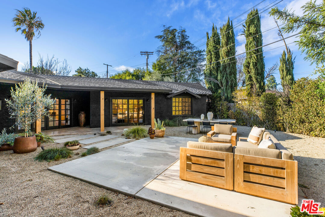 6112 Dill Pl
