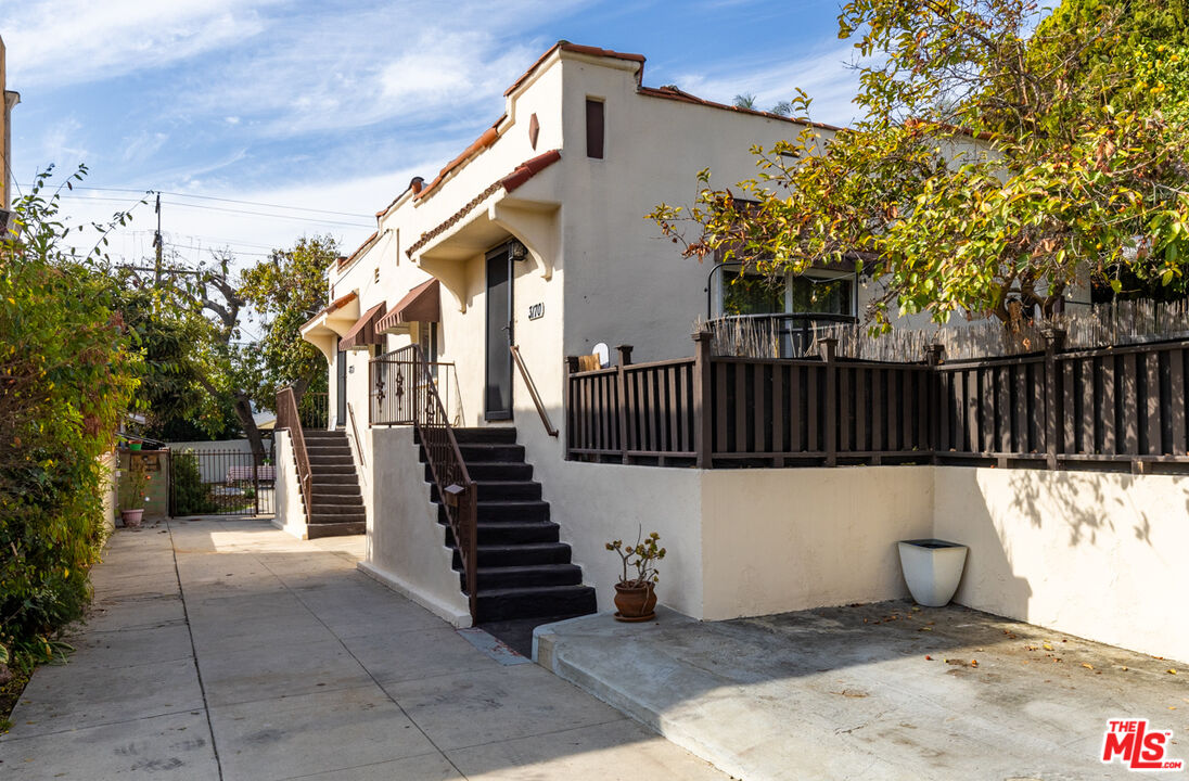 3170 Larga Ave