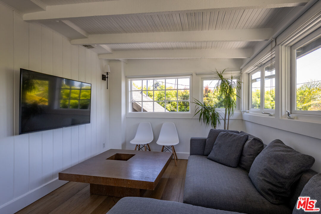 1957 Canyon Dr