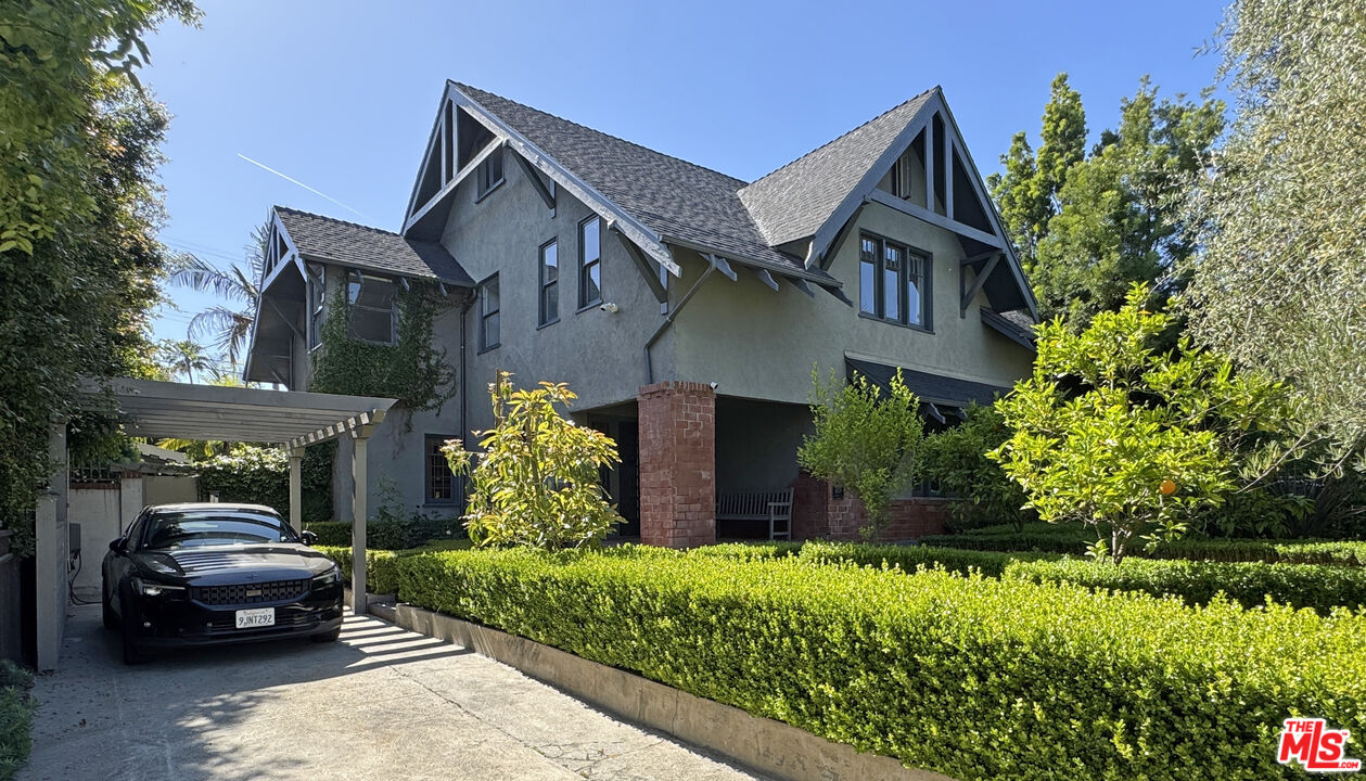 1957 Canyon Dr