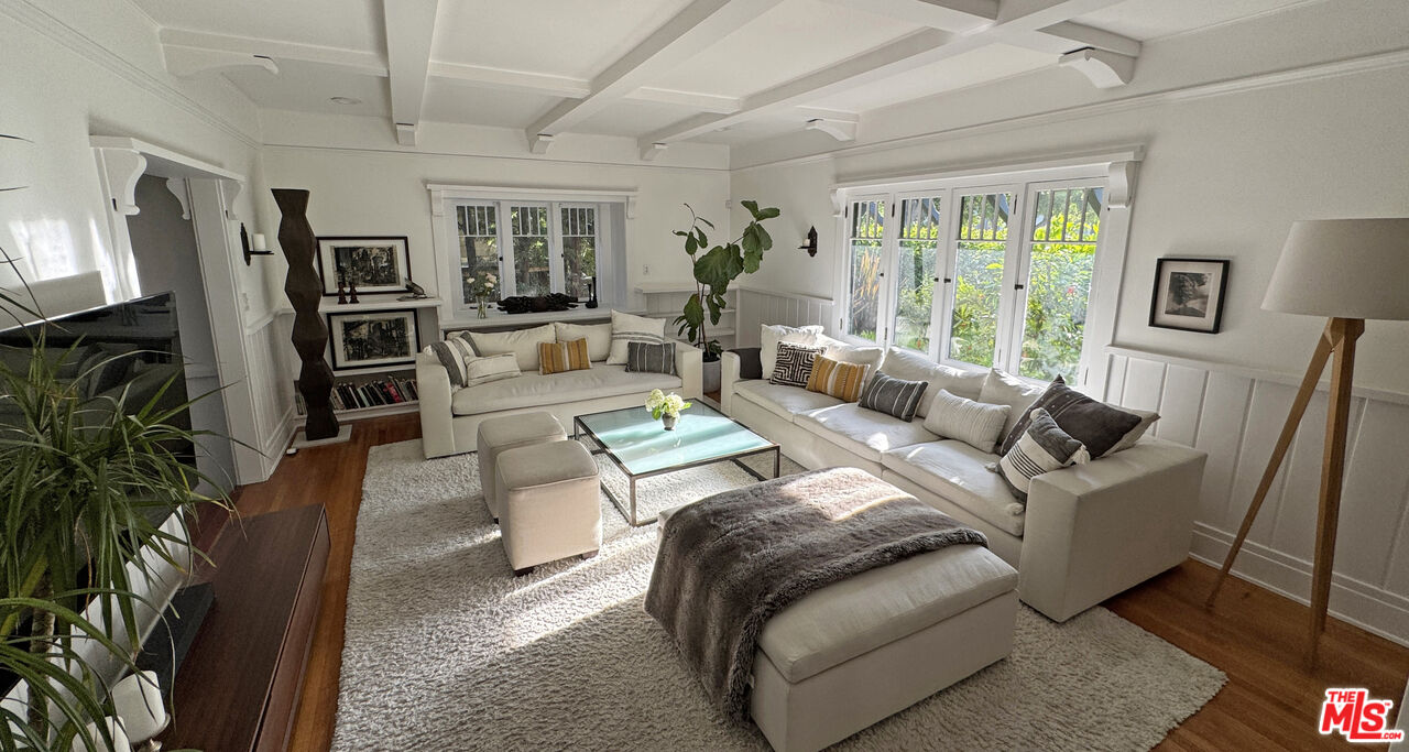 1957 Canyon Dr