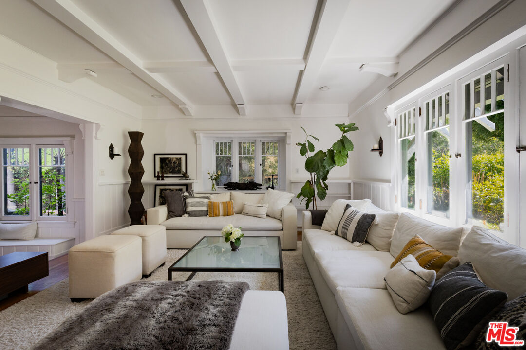 1957 Canyon Dr