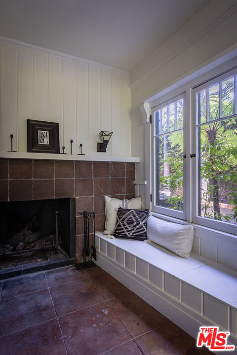 1957 Canyon Dr
