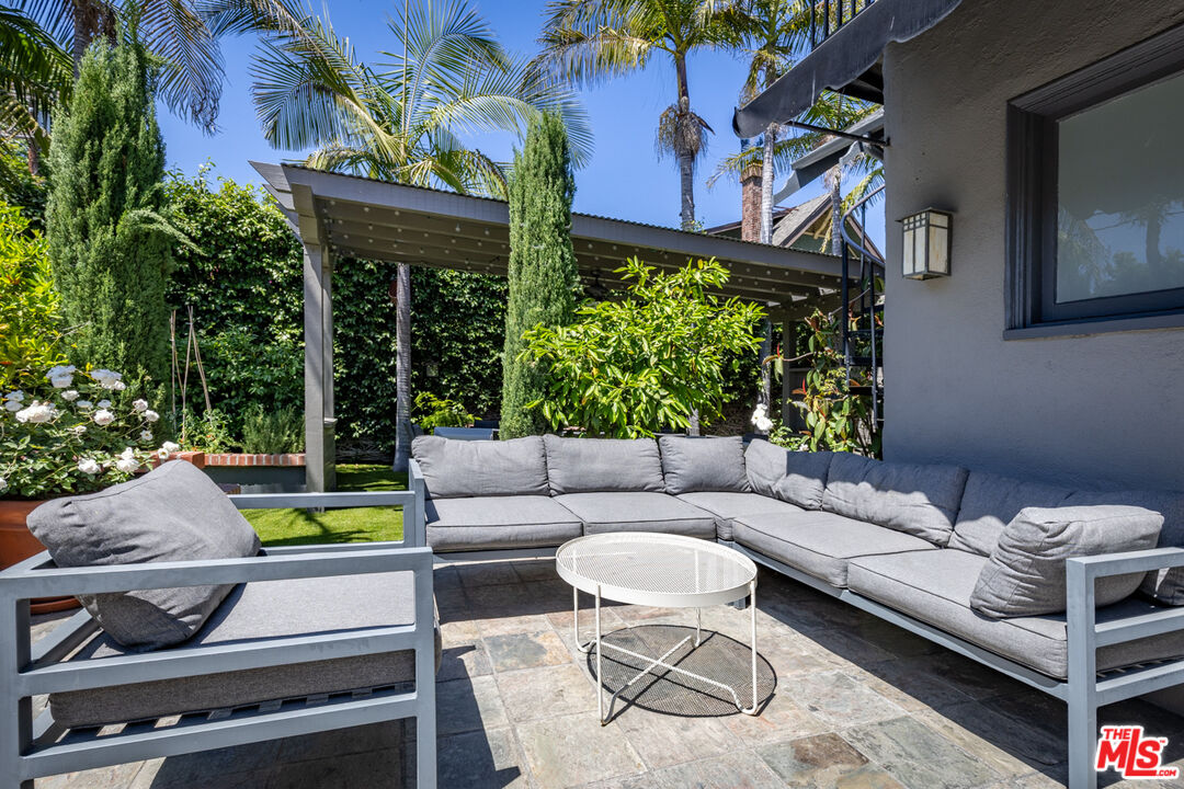 1957 Canyon Dr