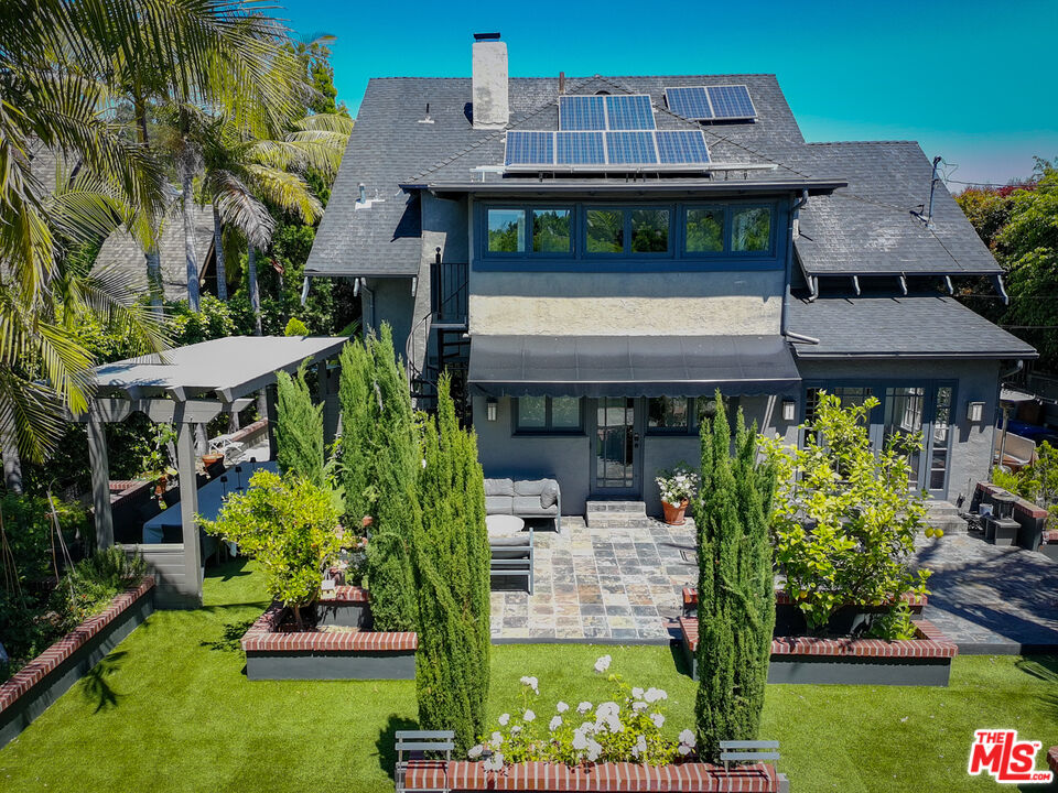 1957 Canyon Dr