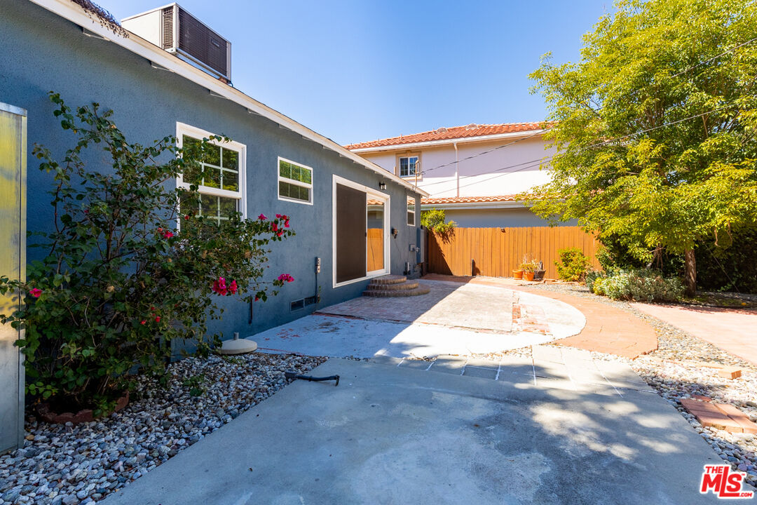 5162 Lindley Ave