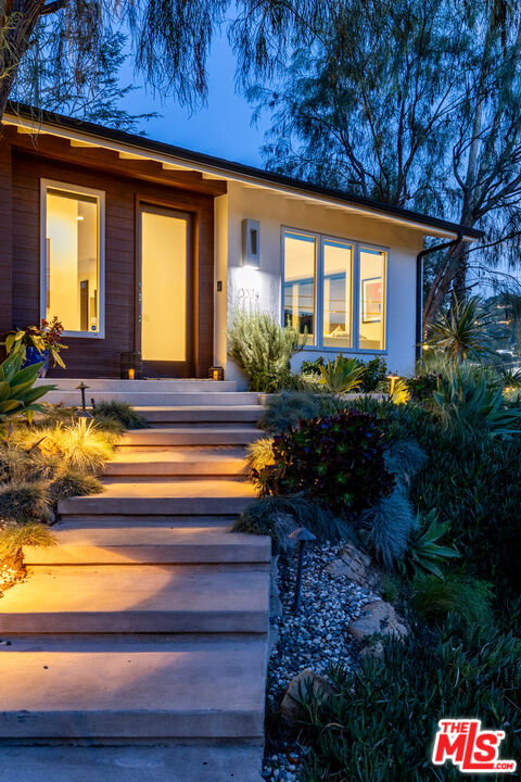 3374 Canton Way