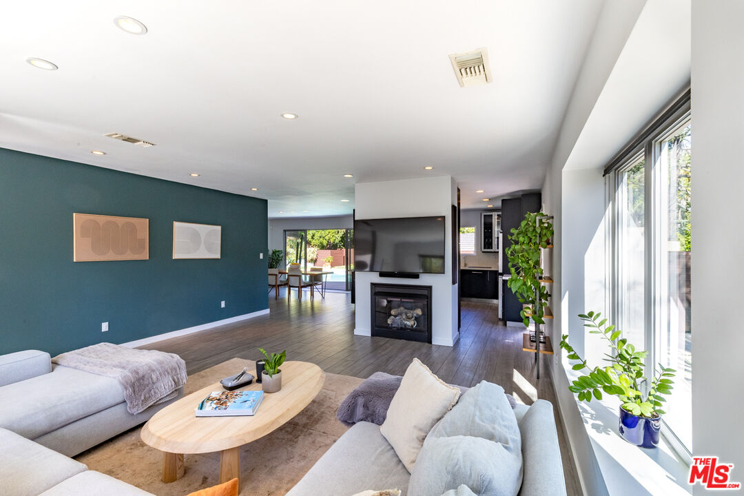 3374 Canton Way