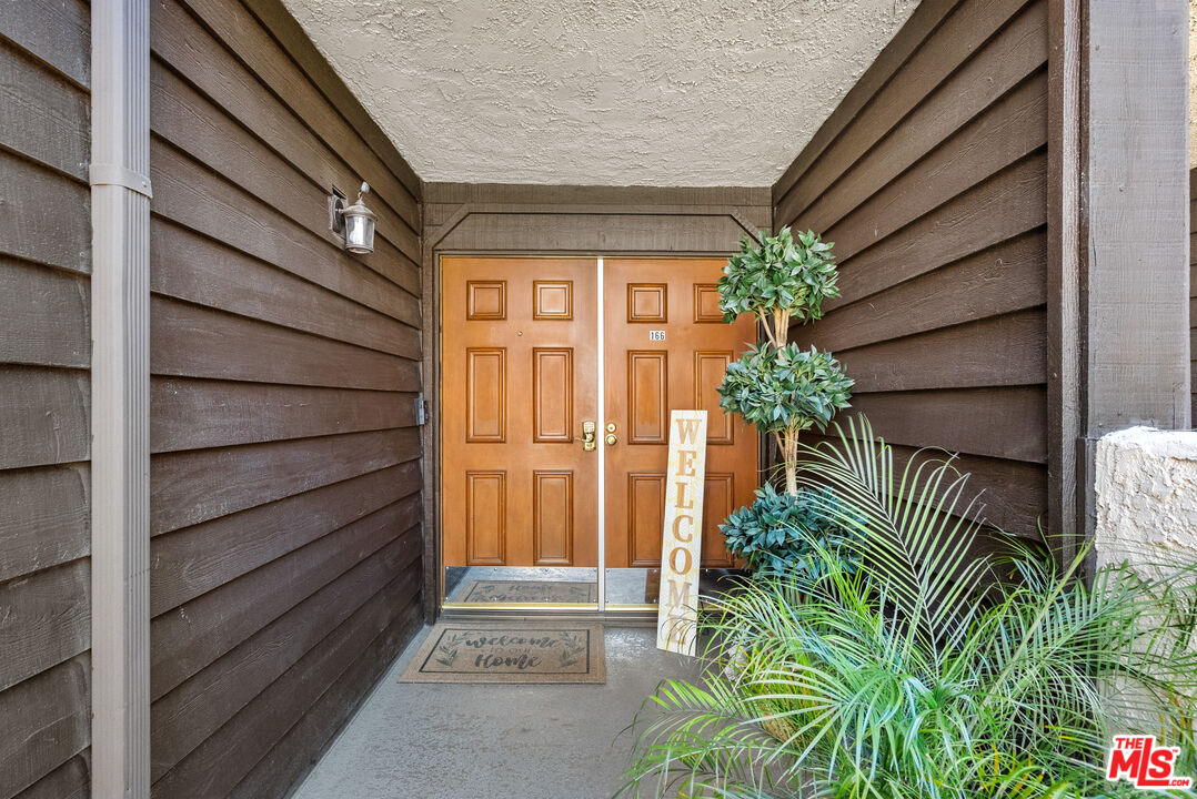 15050 Sherman Way Unit: 166