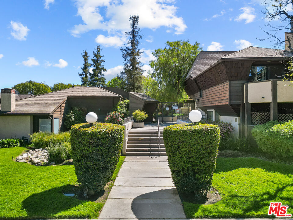 15050 Sherman Way Unit: 166