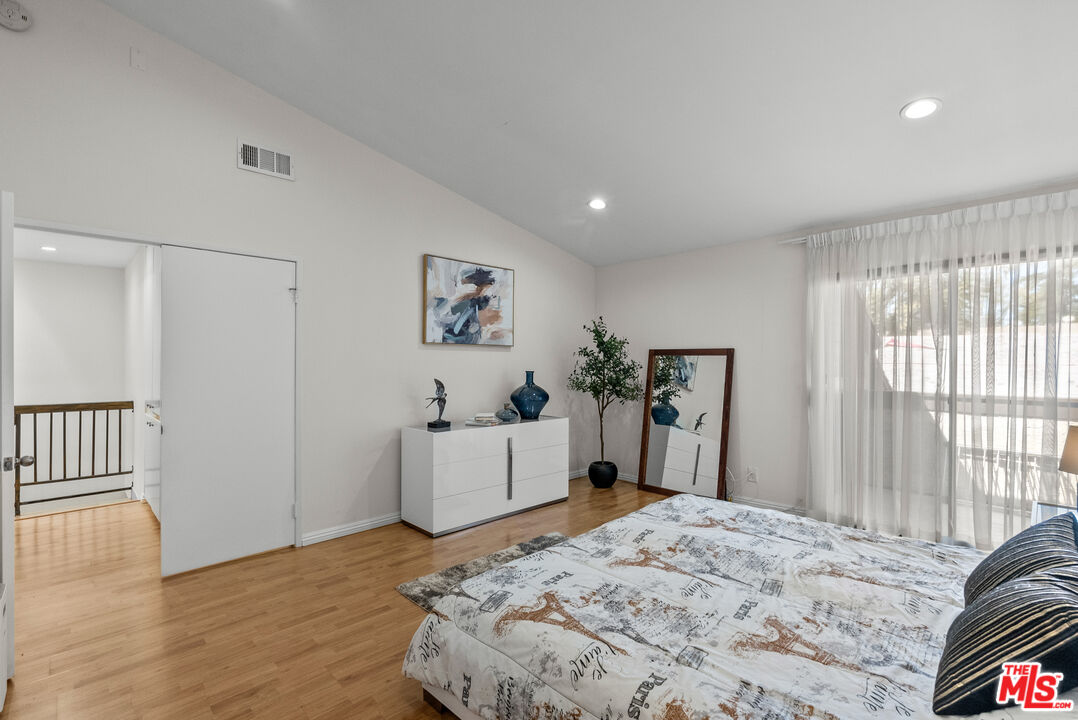 15050 Sherman Way Unit: 166