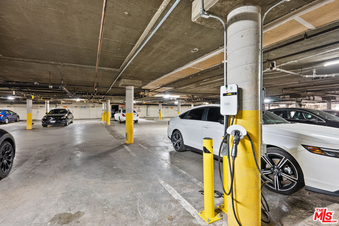 15050 Sherman Way Unit: 166